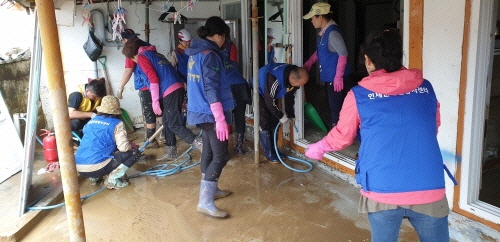 [꾸미기]자원봉사센터 수해피해 지역 복구.jpg