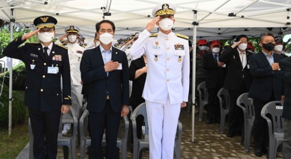 [꾸미기]220625 [보도자료] 해군 1함대, 제72주년 옥계지구전투 승전 기념식 개최  (2).JPG