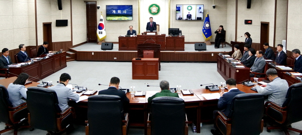 [꾸미기]철원군의회 2024년도 제300회 제2차 정례회.JPG
