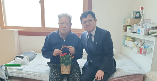 [꾸미기]250502_어버이날 계기 국가유공자 위문3 (1).jpg